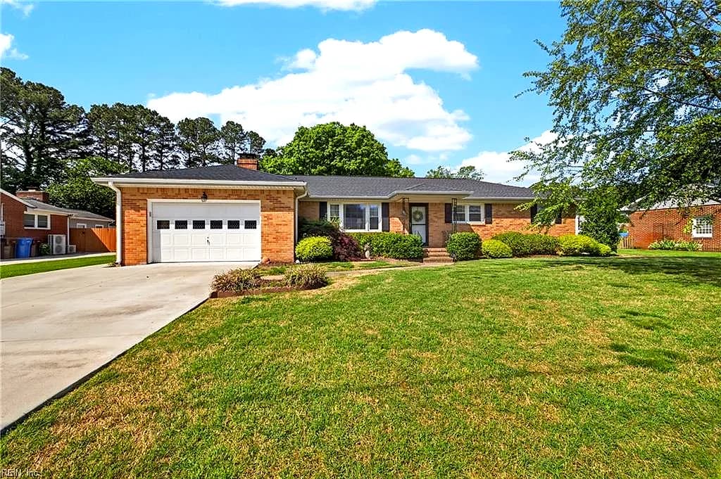 1256 Kingsway DR, CHESAPEAKE VA 23320 - Main photo