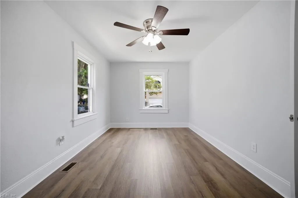 2801 Dunkirk AVE, NORFOLK VA 23509 thumb 9