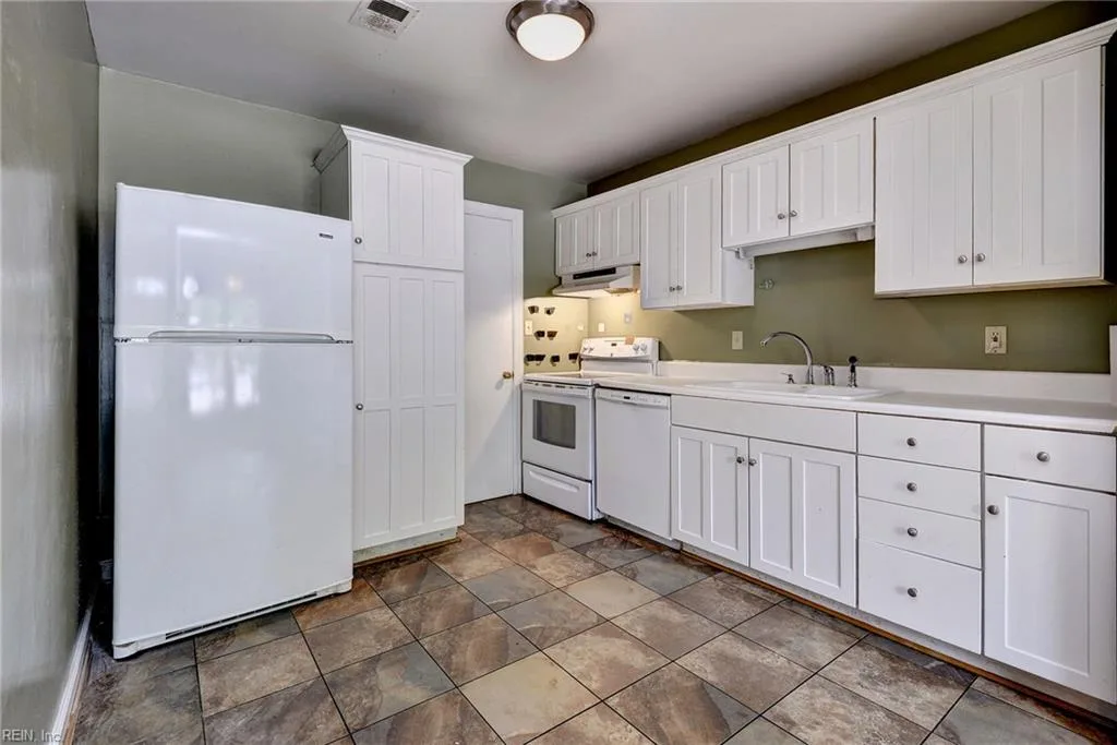 149 Towne Square DR, NEWPORTNEWS VA 23607 thumb 8