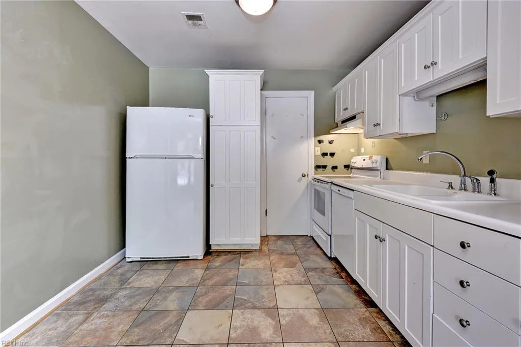 149 Towne Square DR, NEWPORTNEWS VA 23607 thumb 9