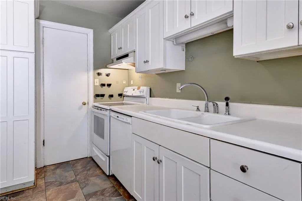 149 Towne Square DR, NEWPORTNEWS VA 23607 thumb 10