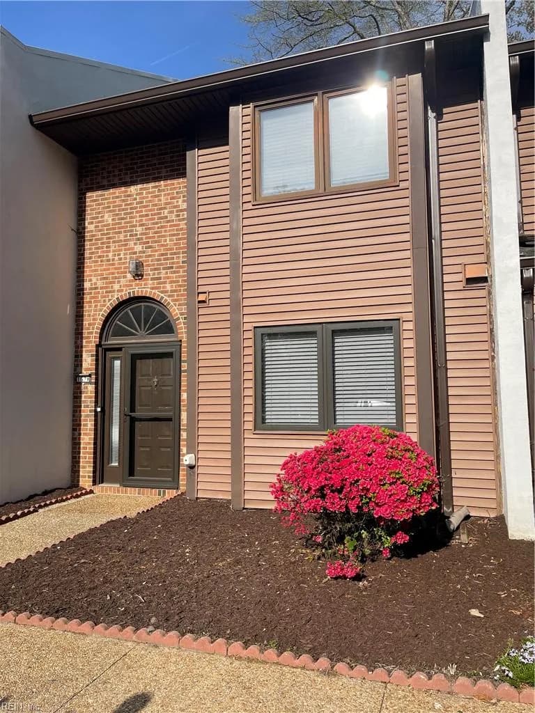 163 Windsor Castle DR #B, NEWPORT NEWS VA 23608 - Main photo
