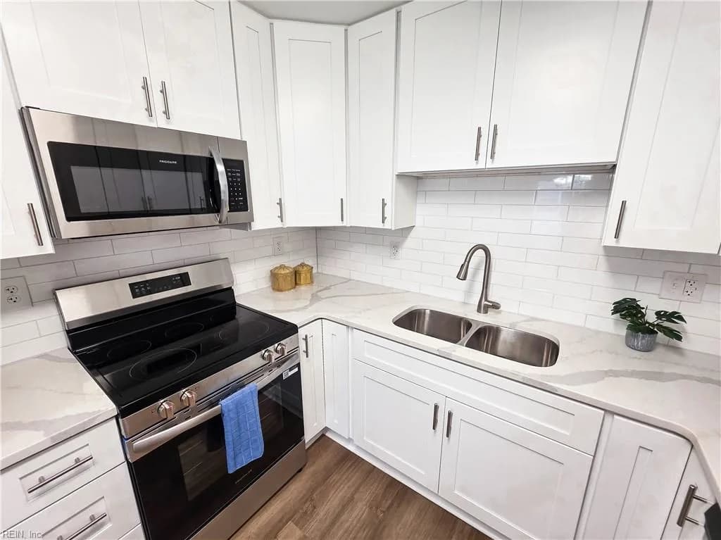 218 Pine Grove AVE, HAMPTON VA 23669 - Main photo
