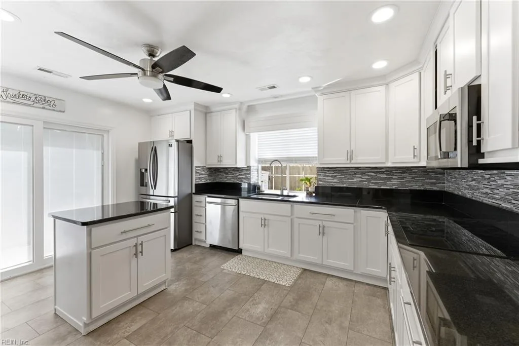 415 Prince Michael CT, CHESAPEAKE VA 23320 thumb 8