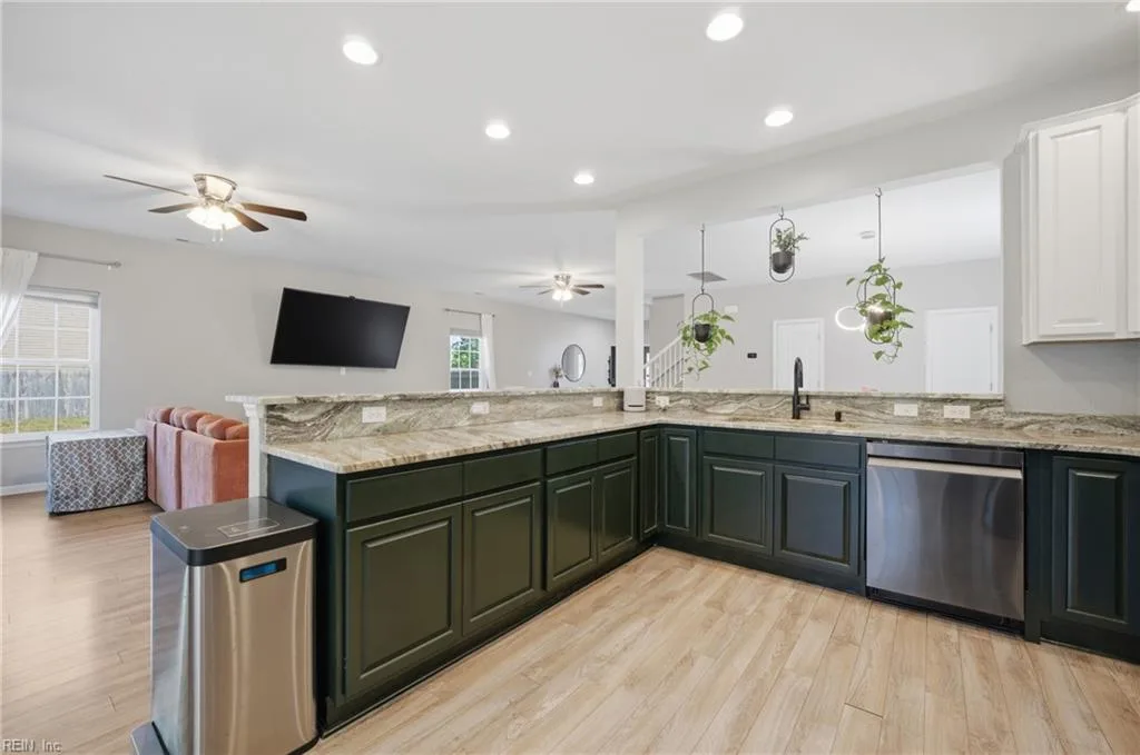 1002 Midway DR, CHESAPEAKE VA 23322 thumb 7