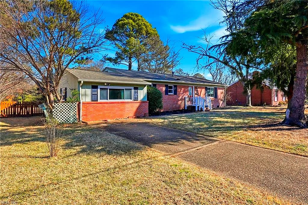 30 Meadowbrook DR, HAMPTON VA 23666 - Photo 4