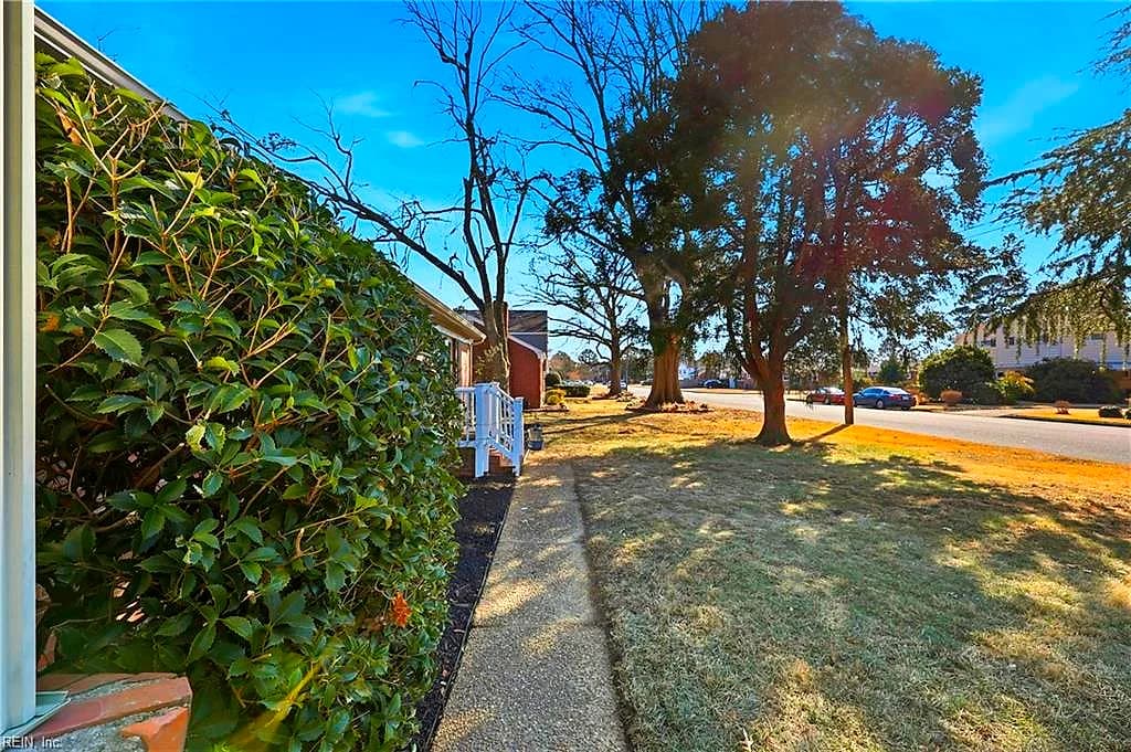 30 Meadowbrook DR, HAMPTON VA 23666 - Photo 5