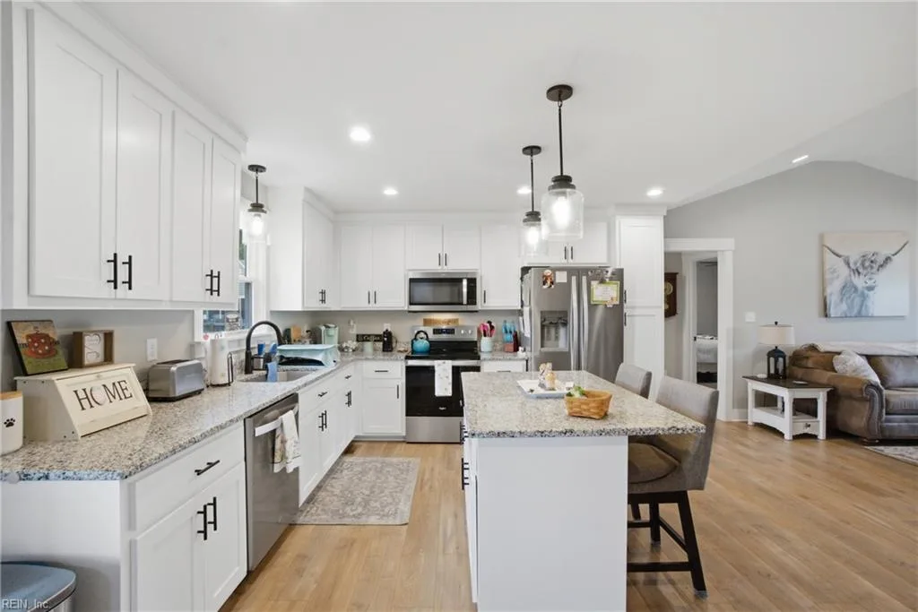 330 Pinecliffe DR, COLONIALHEIGHTS VA 23834 thumb 12