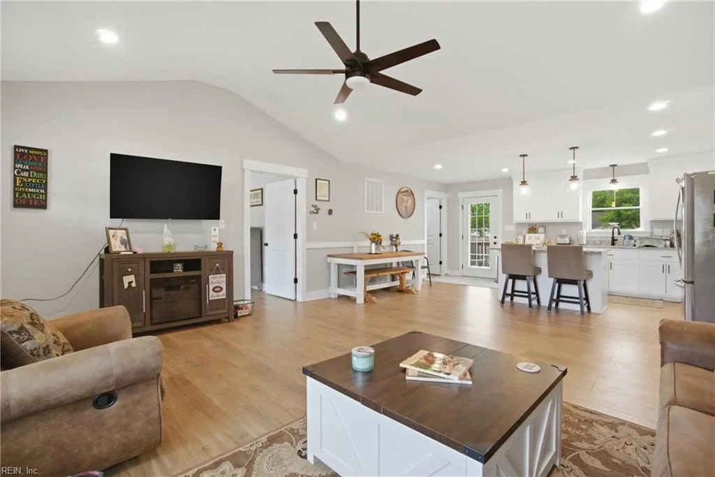 330 Pinecliffe DR, COLONIALHEIGHTS VA 23834 thumb 9