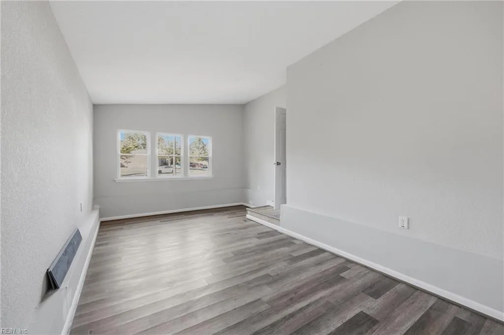 5501 Pebble LN, NORFOLK VA 23502 thumb 6