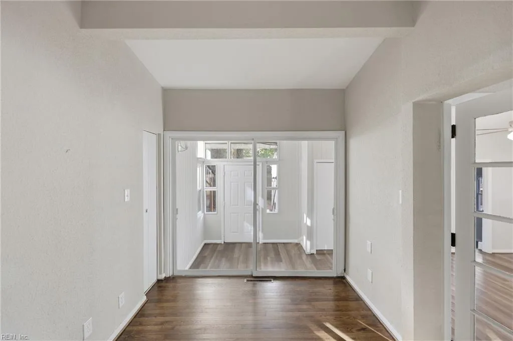 5501 Pebble LN, NORFOLK VA 23502 thumb 9