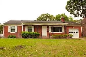 330 Kingsman DR, NEWPORT NEWS VA 23608 - Main photo