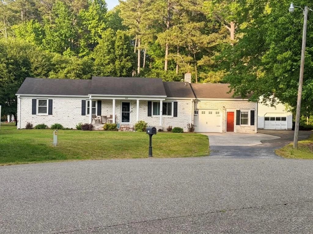 102 Jean PL, YORKTOWN VA 23693 - Main photo