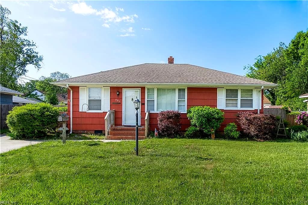 227 Twilley ST, NORFOLK VA 23503 - Main photo