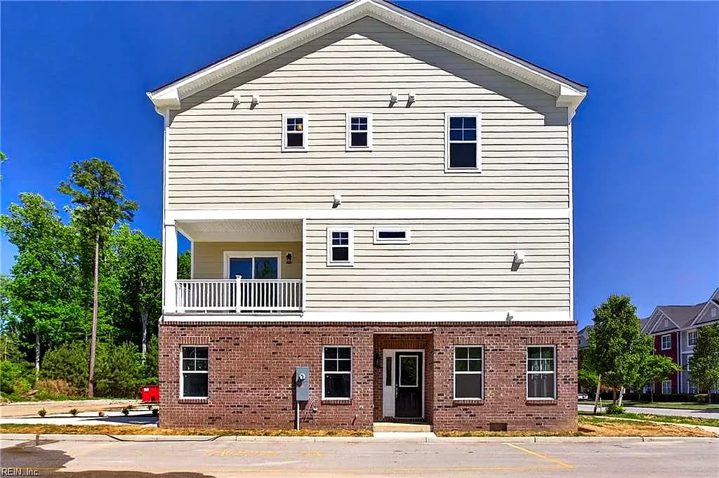 615 Commonwealth DR, YORKTOWN VA 23693 - Photo 4