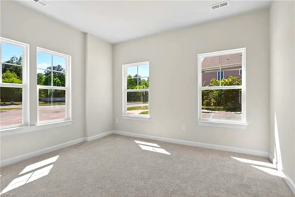 615 Commonwealth DR, YORKTOWN VA 23693 thumb 8