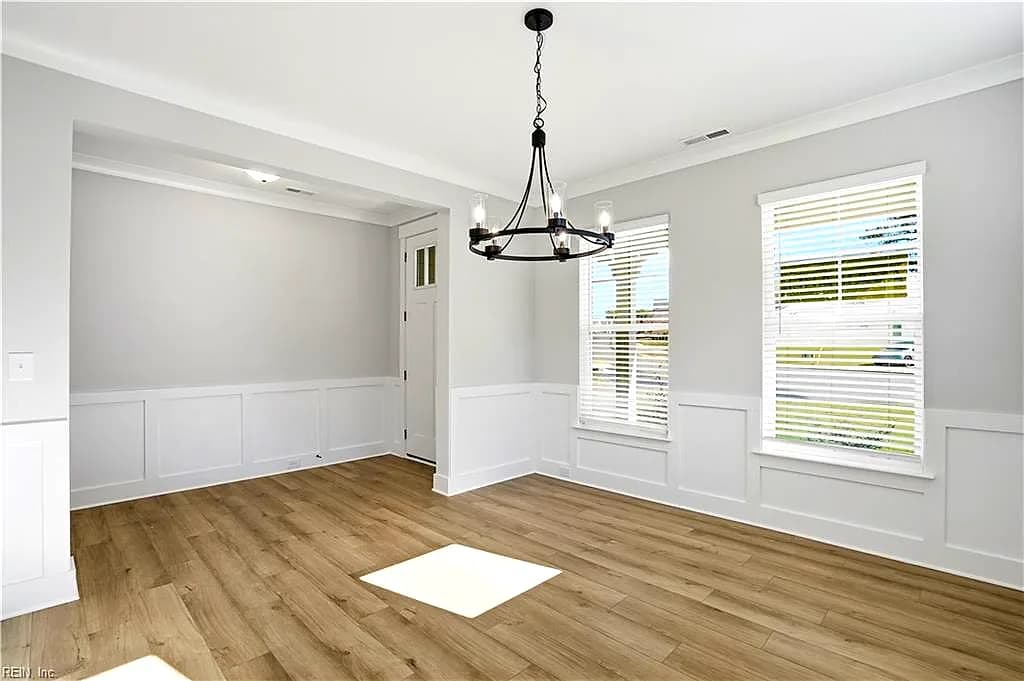 1302 Wharf Hill DR, SMITHFIELD VA 23430 - Photo 5