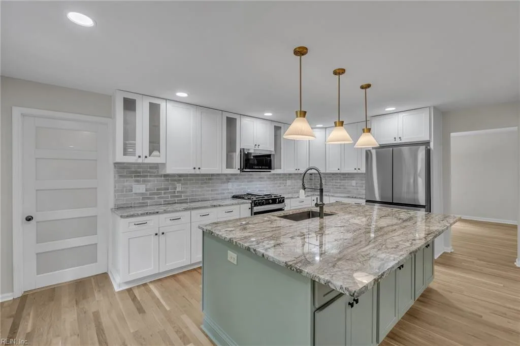 401 Piney Point RD, YORKTOWN VA 23692 thumb 9