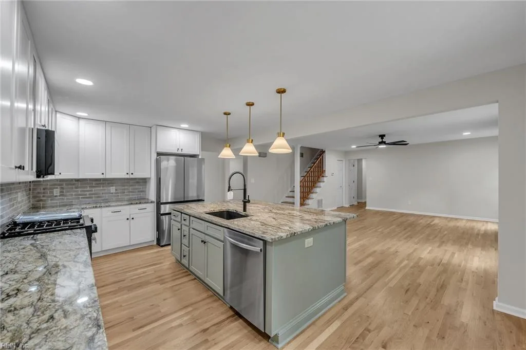 401 Piney Point RD, YORKTOWN VA 23692 thumb 10