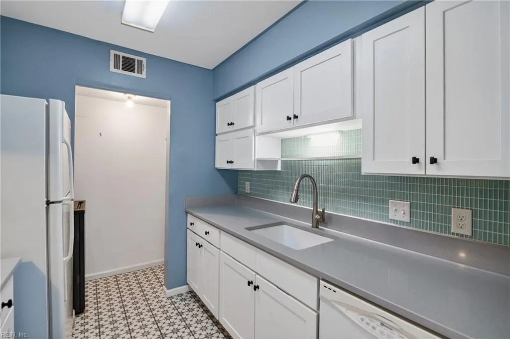 532 Pineland CIR #203, NEWPORTNEWS VA 23608 thumb 8