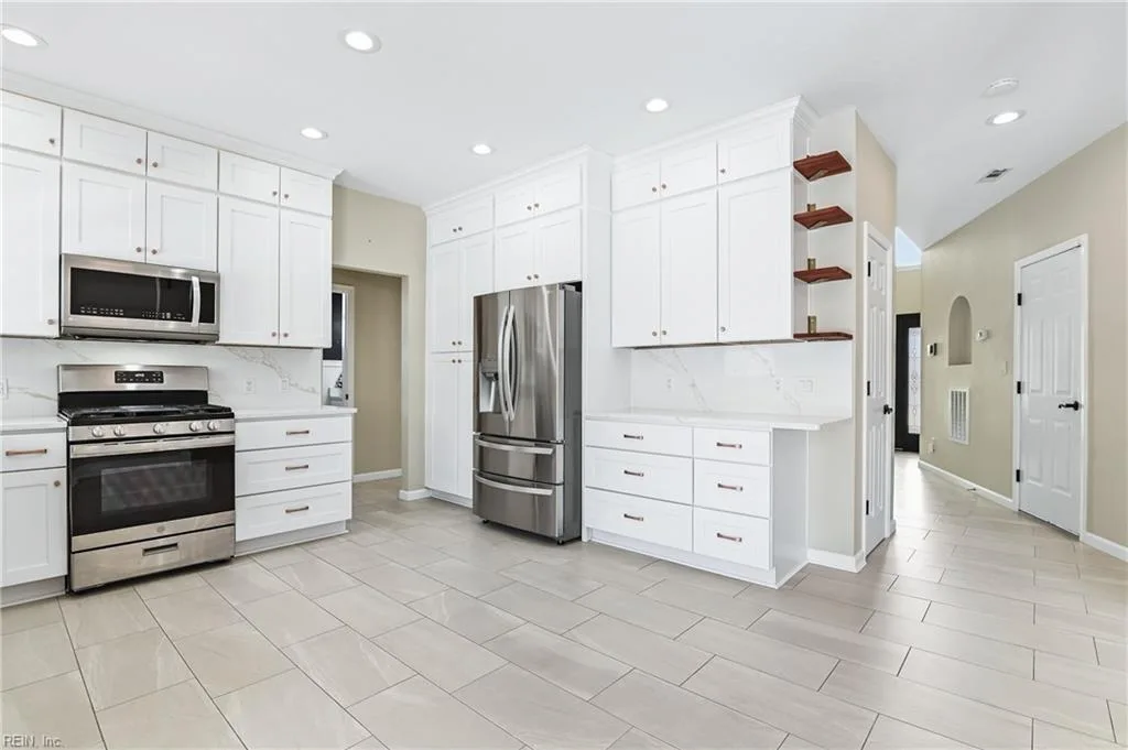 9559 Bay Point DR, NORFOLK VA 23518 thumb 12