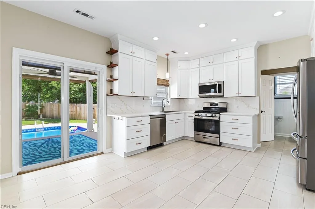 9559 Bay Point DR, NORFOLK VA 23518 thumb 7