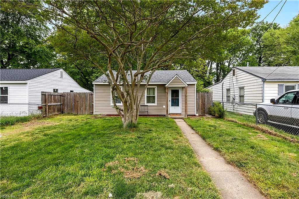 57 Phelps CIR, HAMPTON VA 23663 - Main photo