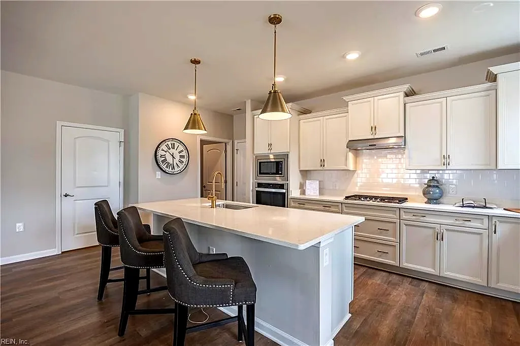 211 Oxford AVE #40-4, SMITHFIELD VA 23430 - Photo 3