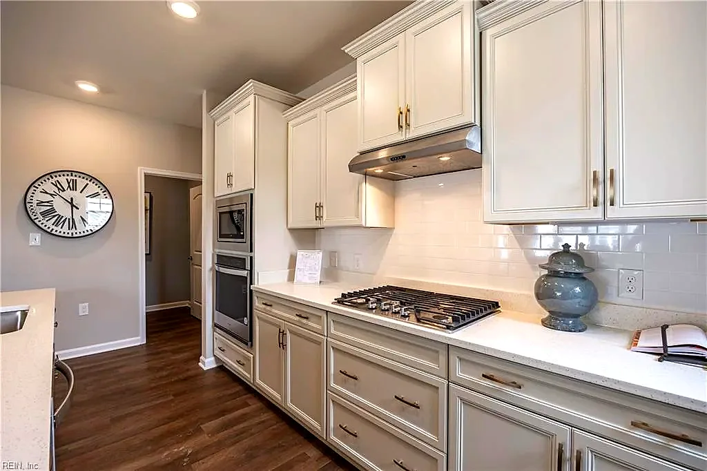 211 Oxford AVE #40-4, SMITHFIELD VA 23430 - Photo 4