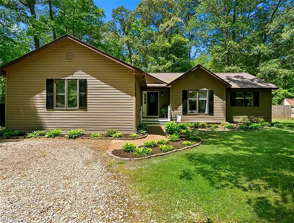 5290 Beechwood Knoll TRL, GLOUCESTER VA 23061 - Main photo