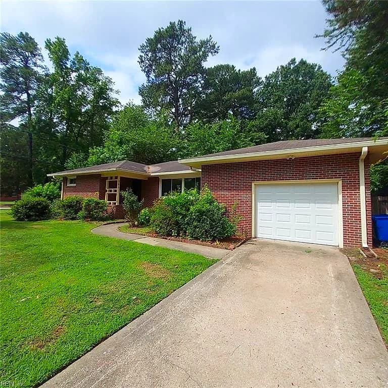 301 Woodroof RD, NEWPORTNEWS VA 23606 - Main photo