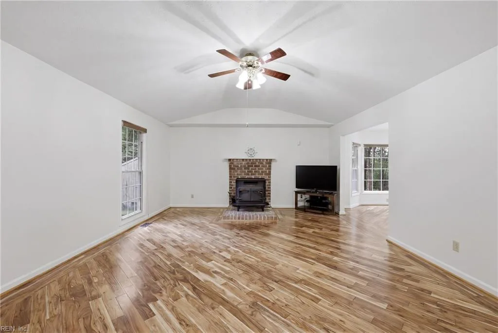 15535 Strawberry Plains RD, IVOR VA 23866 thumb 10