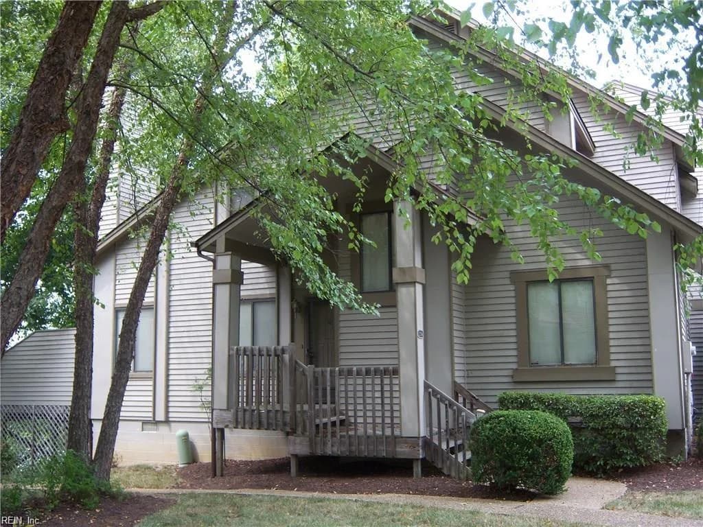 256 Misty Point LN, NEWPORT NEWS VA 23603 - Main photo