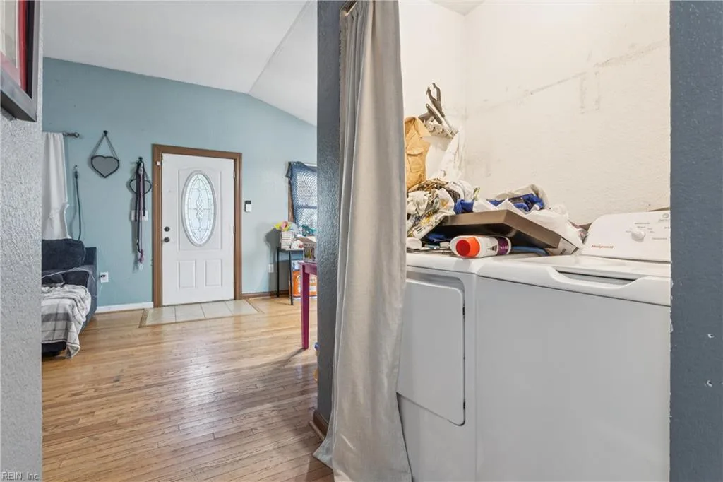 527 Ashlawn DR, NORFOLK VA 23505 thumb 12