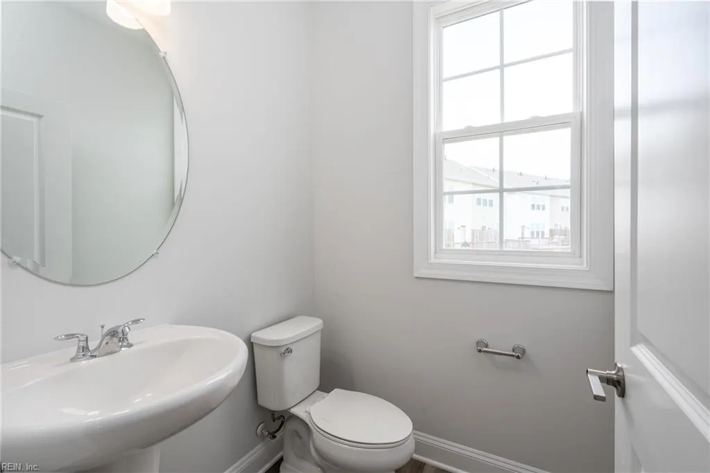 2011 Stanford LN, NEWPORTNEWS VA 23608 thumb 12