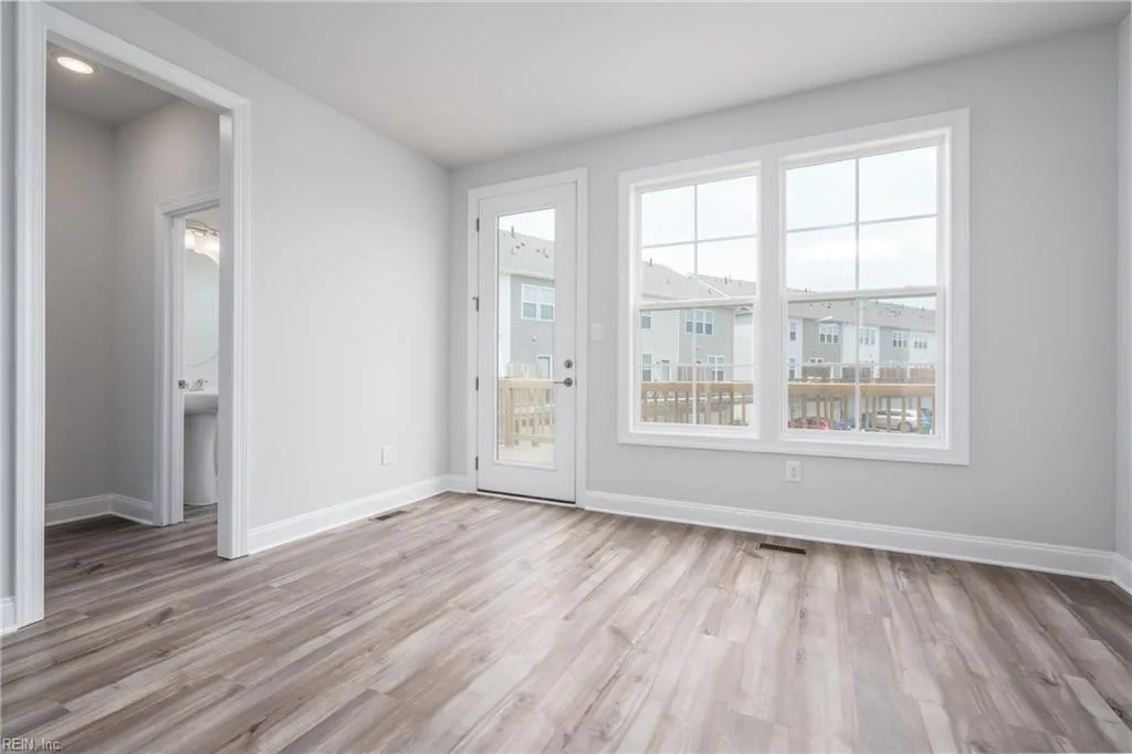 2011 Stanford LN, NEWPORTNEWS VA 23608 thumb 10