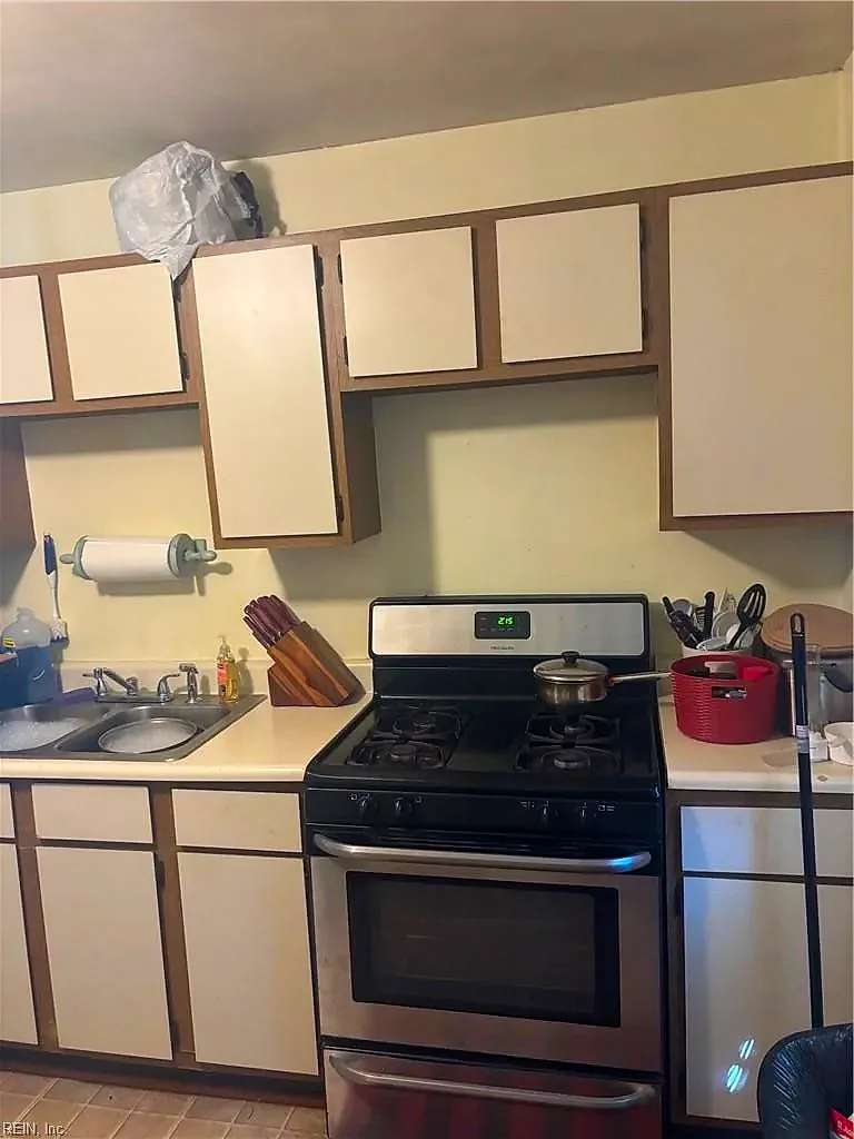 2425 Lofurno RD, CHESAPEAKE VA 23323 thumb 7