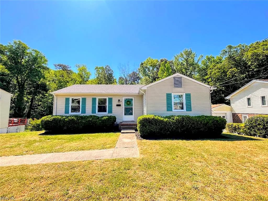 26 Garfield DR, NEWPORT NEWS VA 23608 - Photo 2
