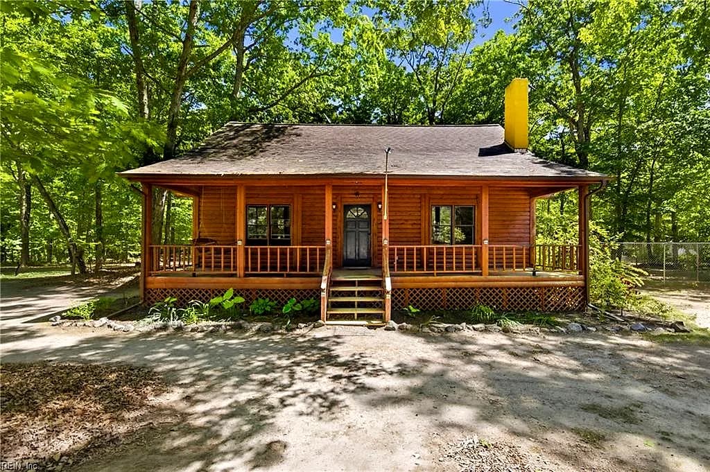 1534 Spring Grove RD, SPRING GROVE VA 23881 - Main photo