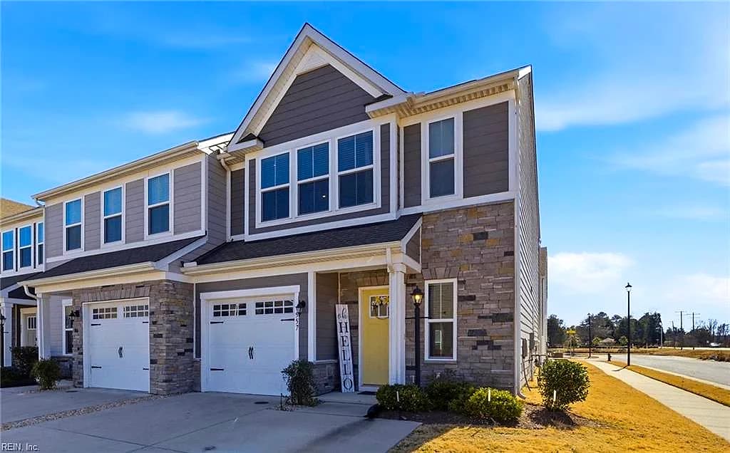 557 Bright Red RN, CHESAPEAKE VA 23323 - Main photo