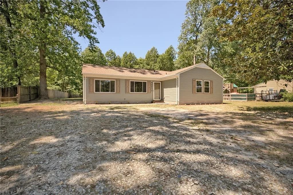 4834 Clopton DR, HAYES VA 23072 - Photo 2