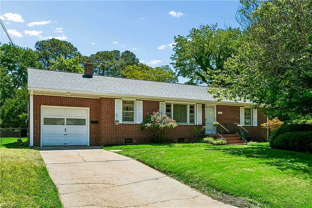 108 Hermitage RD, NEWPORT NEWS VA 23606 - Main photo