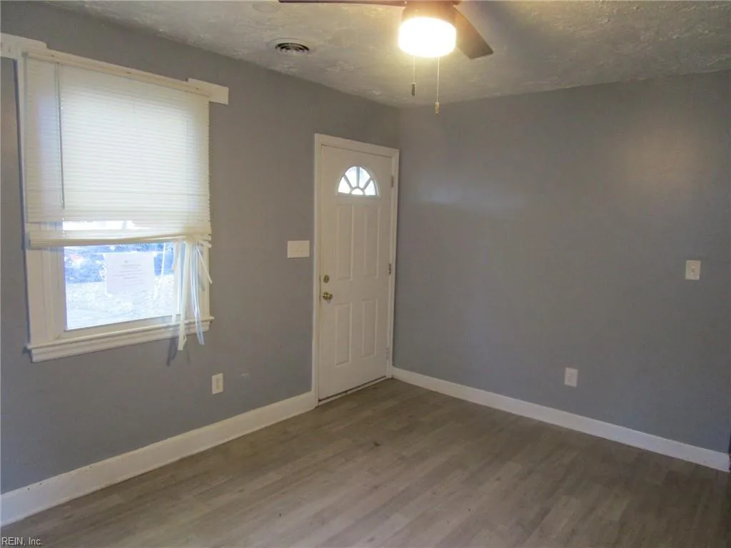 919 Ridgeway AVE, HAMPTON VA 23661 thumb 8