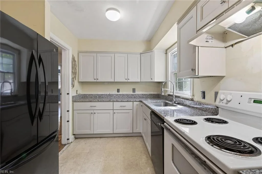 8239 Redwood CIR, NORFOLK VA 23518 thumb 11