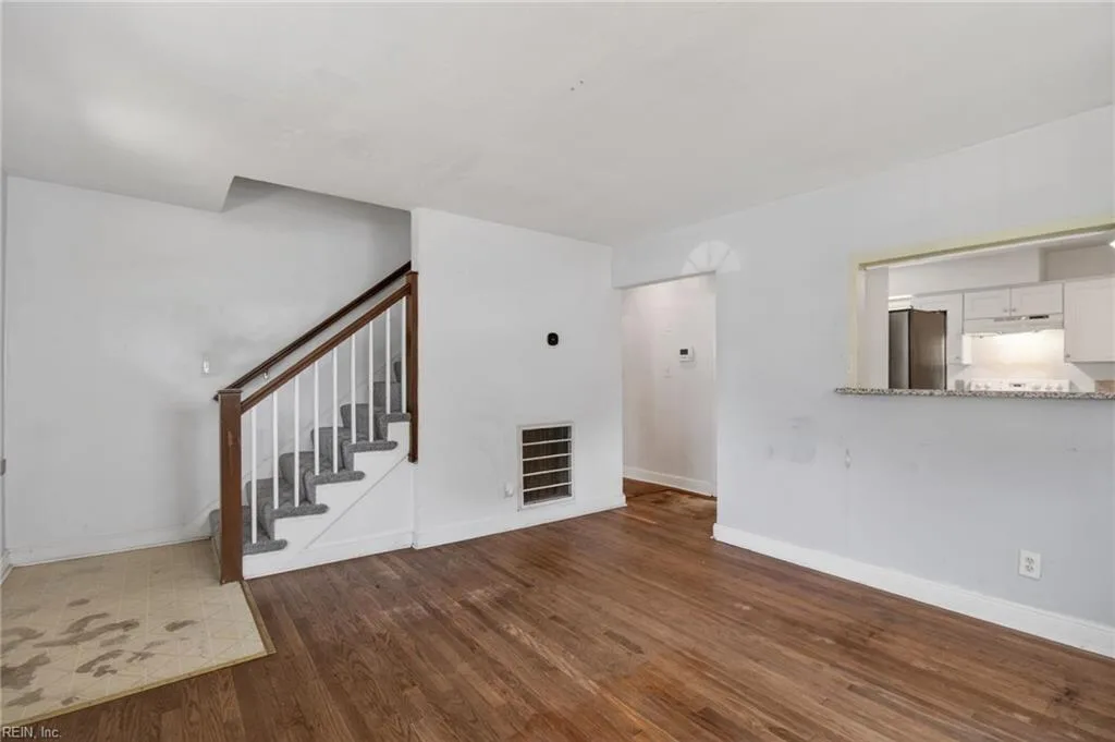 8239 Redwood CIR, NORFOLK VA 23518 thumb 6