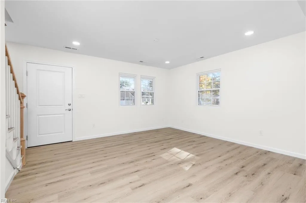 8227 Briarwood CIR, NORFOLK VA 23518 thumb 8