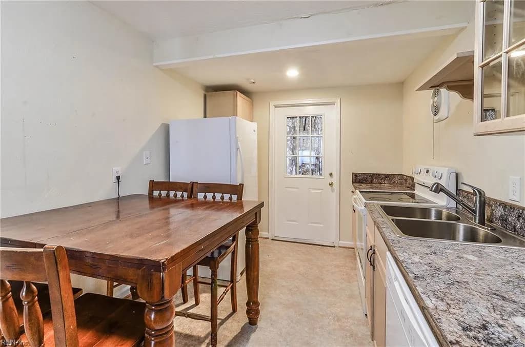 1126 44th ST, NEWPORTNEWS VA 23607 thumb 11