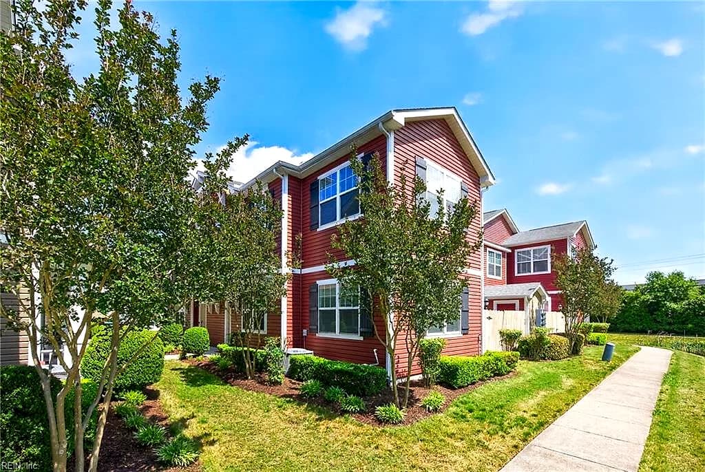 729 Lacy Oak DR, CHESAPEAKE VA 23320 - Main photo