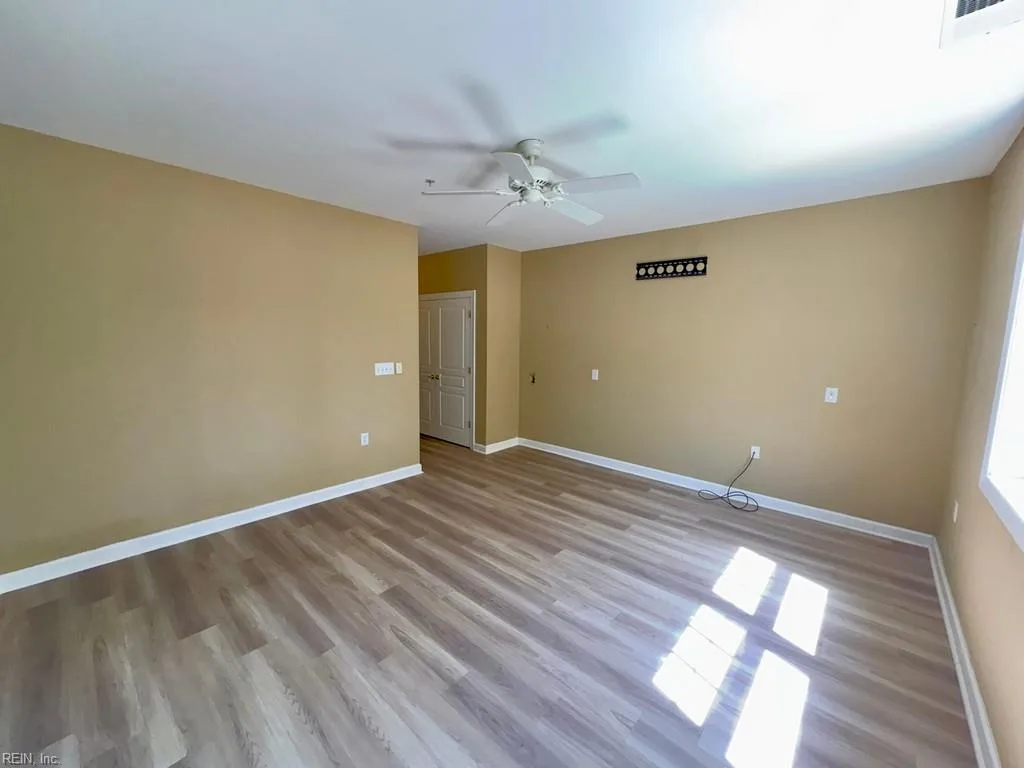 301 Brooke AVE #105, NORFOLK VA 23510 thumb 9