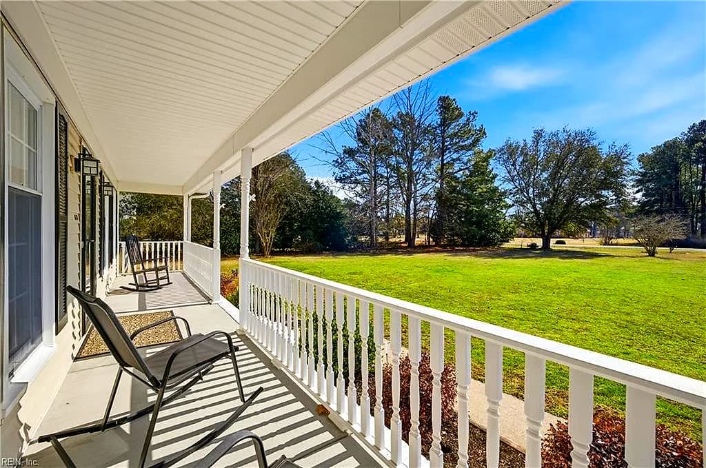 224 Saint Brides RD E, CHESAPEAKE VA 23322 - Main photo